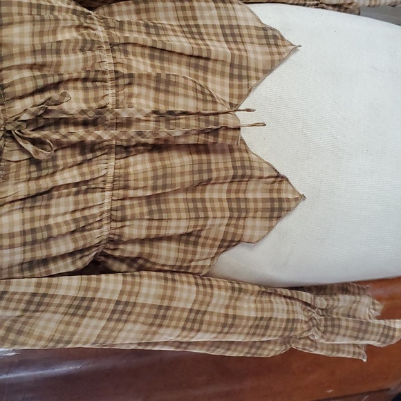 Charming plaid crop top CUTE! - Picture 9 of 10